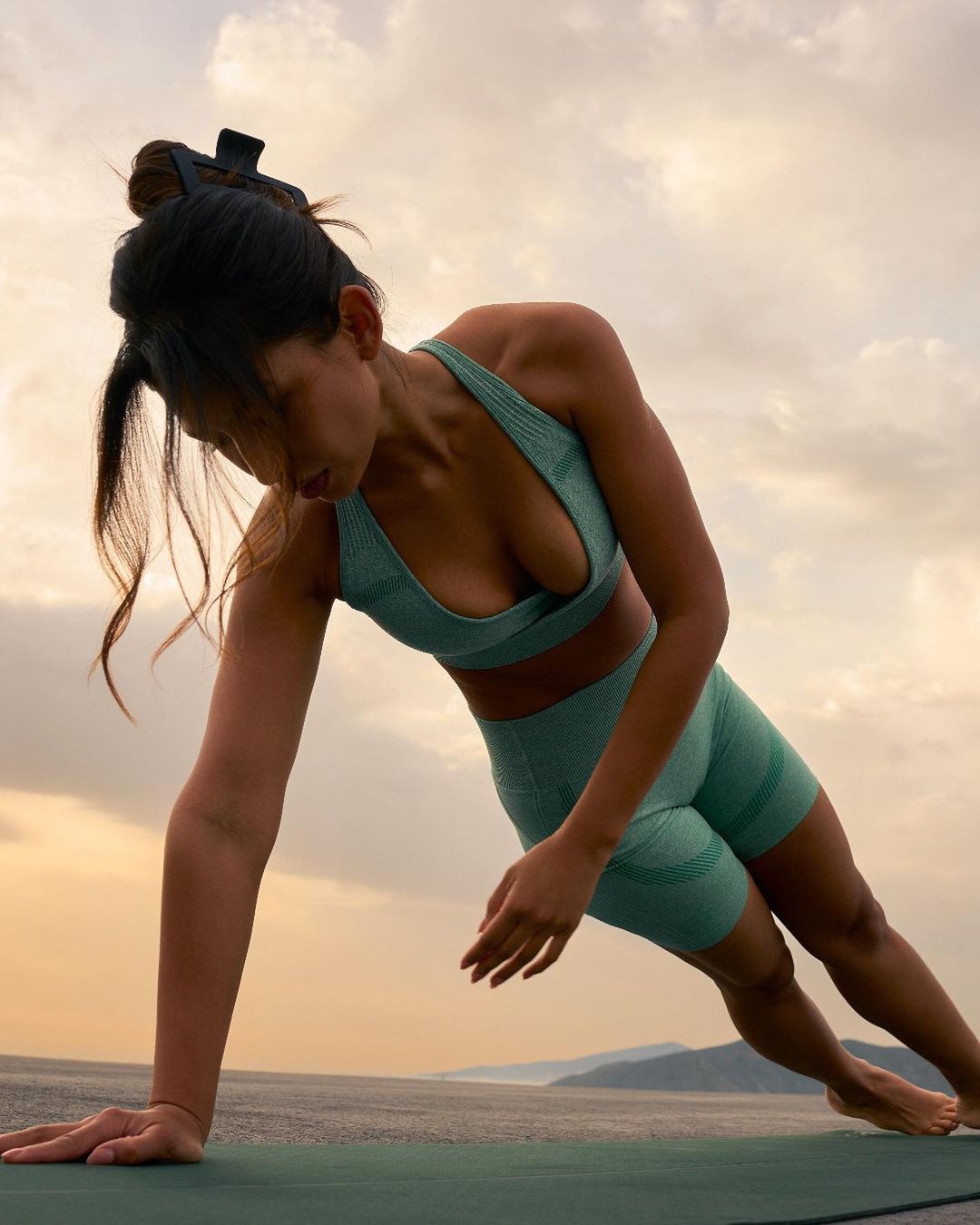 Les Deux - Elsker du Les Deux? Vi har sportswear, der vil opfylde dine behov! Udforsk vores udvalg af leggings, toppe, sko og andet træningstøj til kvinder, der kombinerer stil og ydeevne. Ligesom Les Deux, har alle vores mærker høj kvalitet.