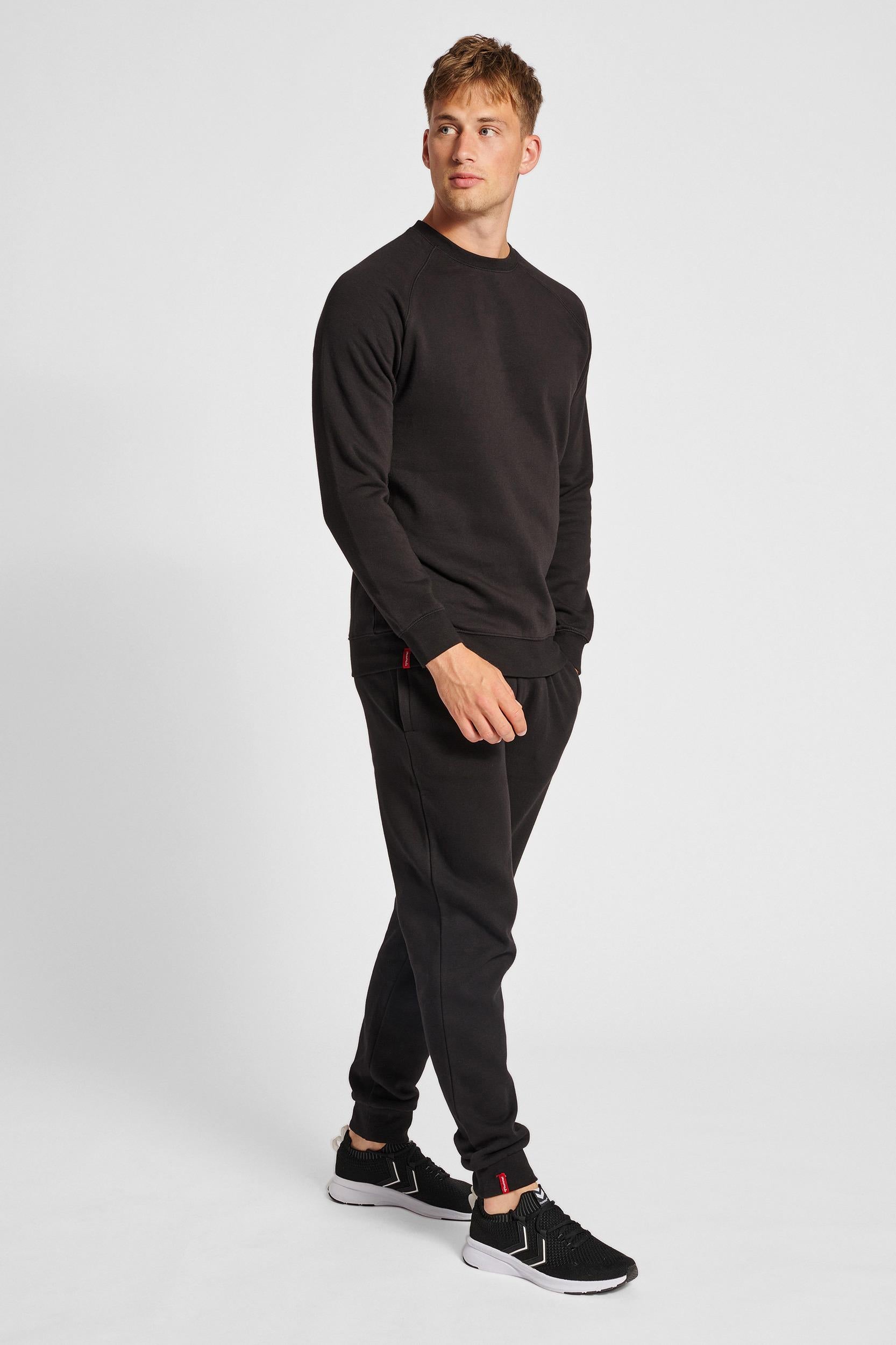 HUMMEL - Hmlred Classic Sweatshirt - Black